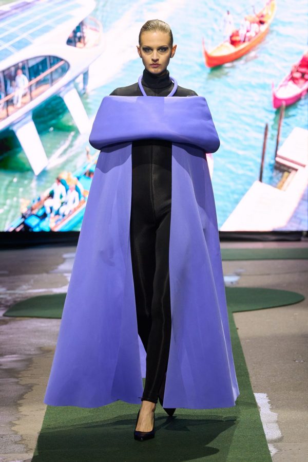 Photo: Carlo Scarpato / Gorunway.com