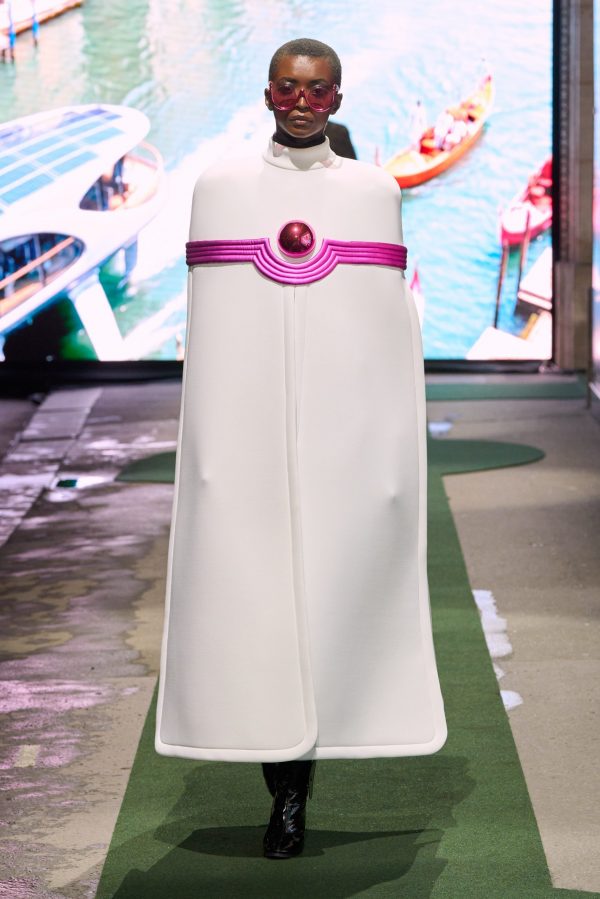 Photo: Carlo Scarpato / Gorunway.com