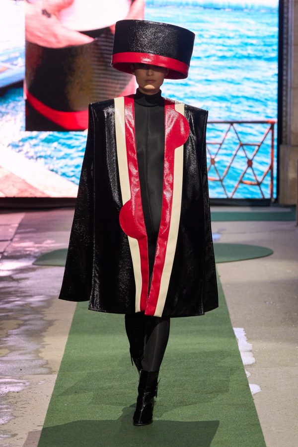 Photo: Carlo Scarpato / Gorunway.com