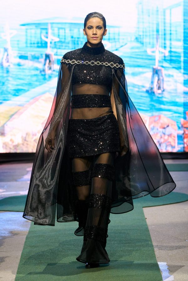 Photo: Carlo Scarpato / Gorunway.com