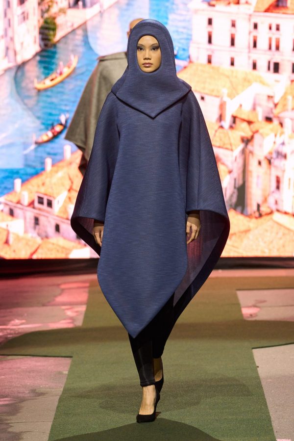 Photo: Carlo Scarpato / Gorunway.com