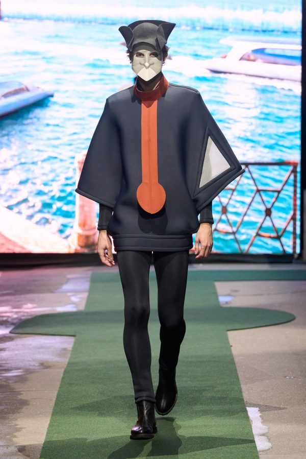 Photo: Carlo Scarpato / Gorunway.com