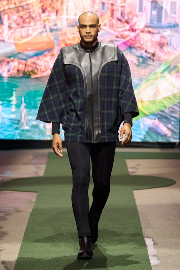 Photo: Carlo Scarpato / Gorunway.com