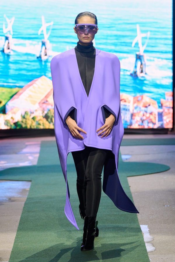 Photo: Carlo Scarpato / Gorunway.com