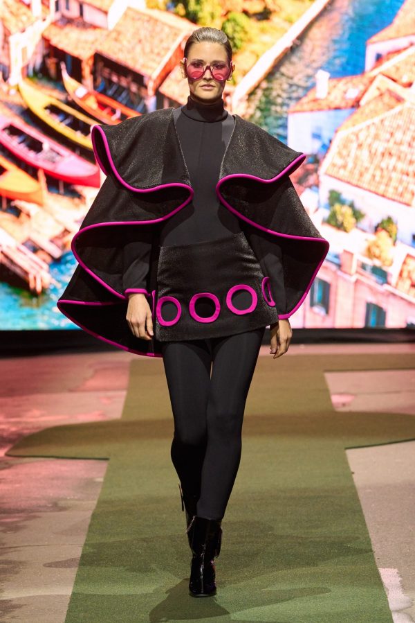 Photo: Carlo Scarpato / Gorunway.com